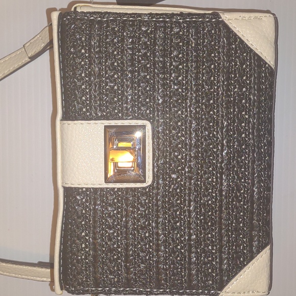 😺STEVE MADDEN BBOXY Crossbody in Black & Cream purse bag - Picture 9 of 15